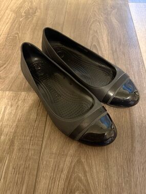 CROCS Women's Black Ballet Flats with Glossy Toe Cap